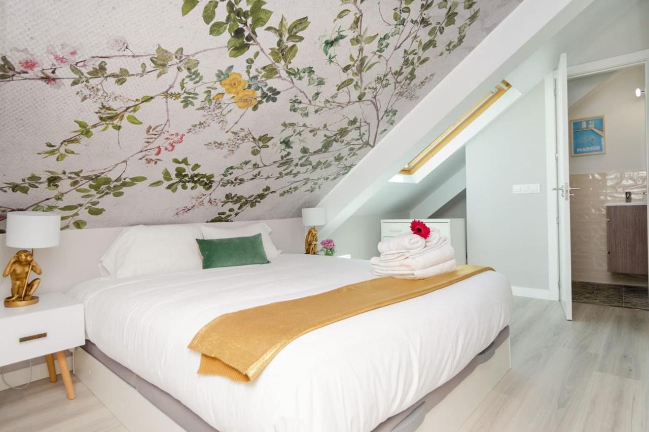 Precioso Atico Con Terraza En El Centro De Madrid Amazing Penthouse In Madrid Center Exterior photo