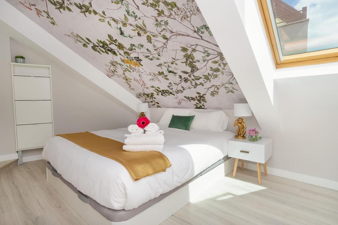 Precioso Atico Con Terraza En El Centro De Madrid Amazing Penthouse In Madrid Center Exterior photo