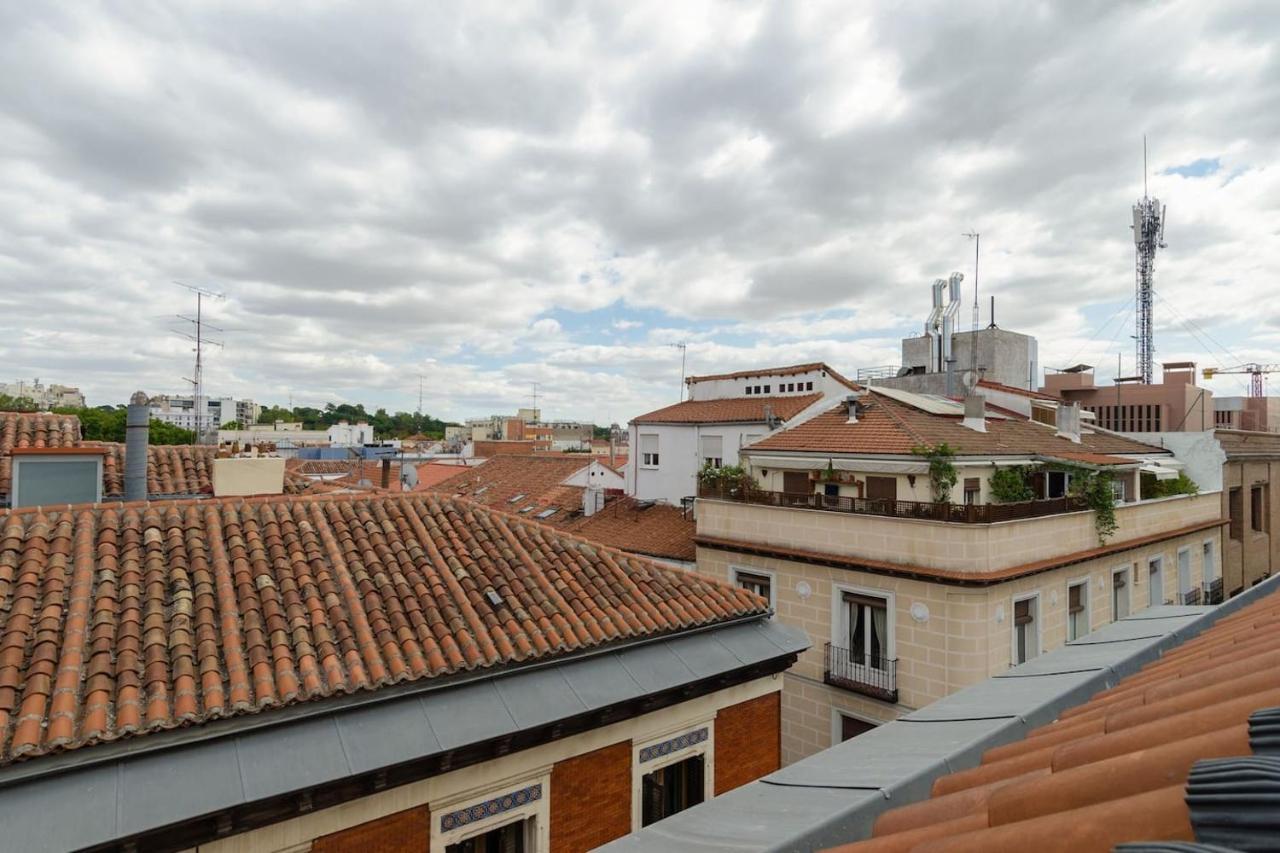 Precioso Atico Con Terraza En El Centro De Madrid Amazing Penthouse In Madrid Center Exterior photo